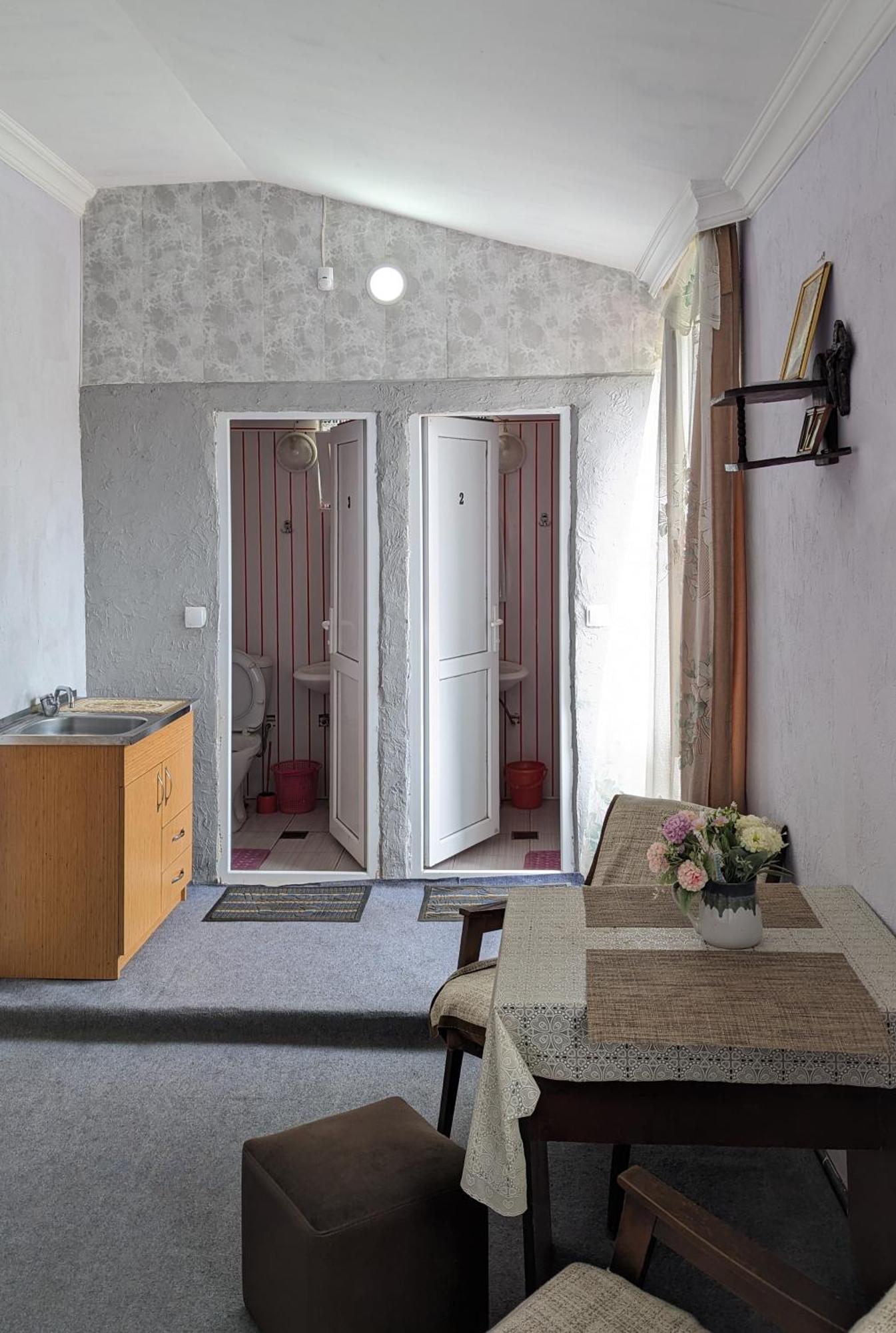 Mano'S Guest House Кобулеті Екстер'єр фото